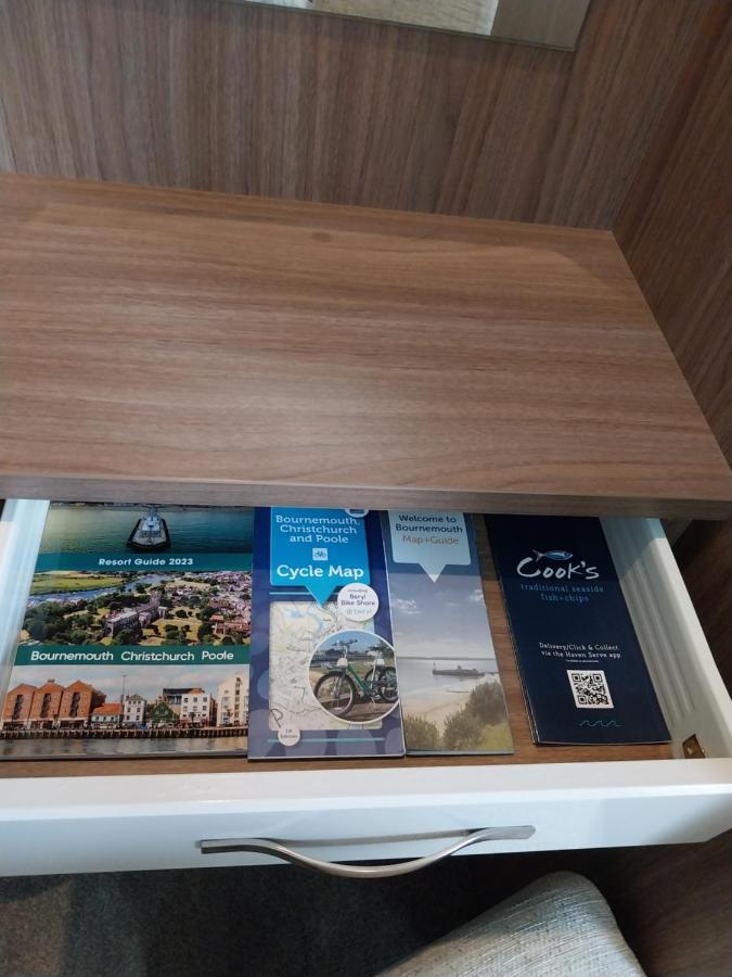 Family Breaks At Rockley Park With Prosecco And A Box Of Chocolates On Arrival Villa พูล ภายนอก รูปภาพ